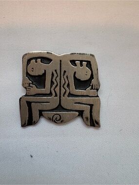 Vintage Alice Seely brooch